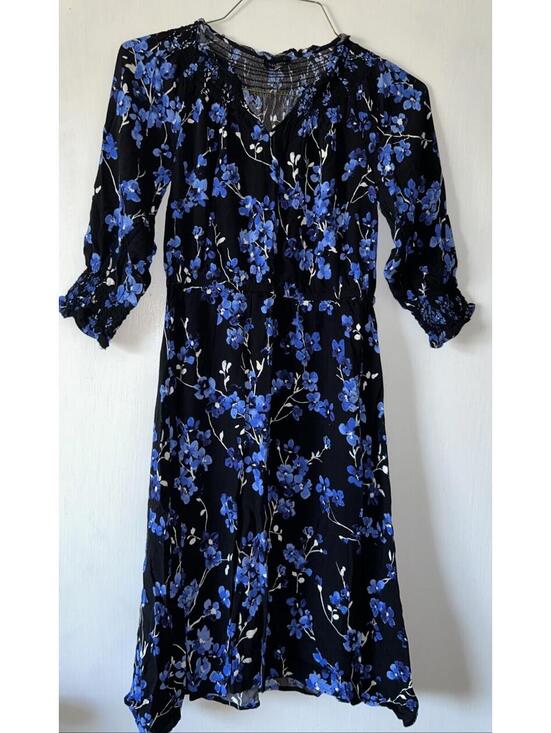Talbots Dresses & Skirts - Talbots Petite P Black Blue Floral Smocked Midi Dress 3/4 Sleeve V Neck